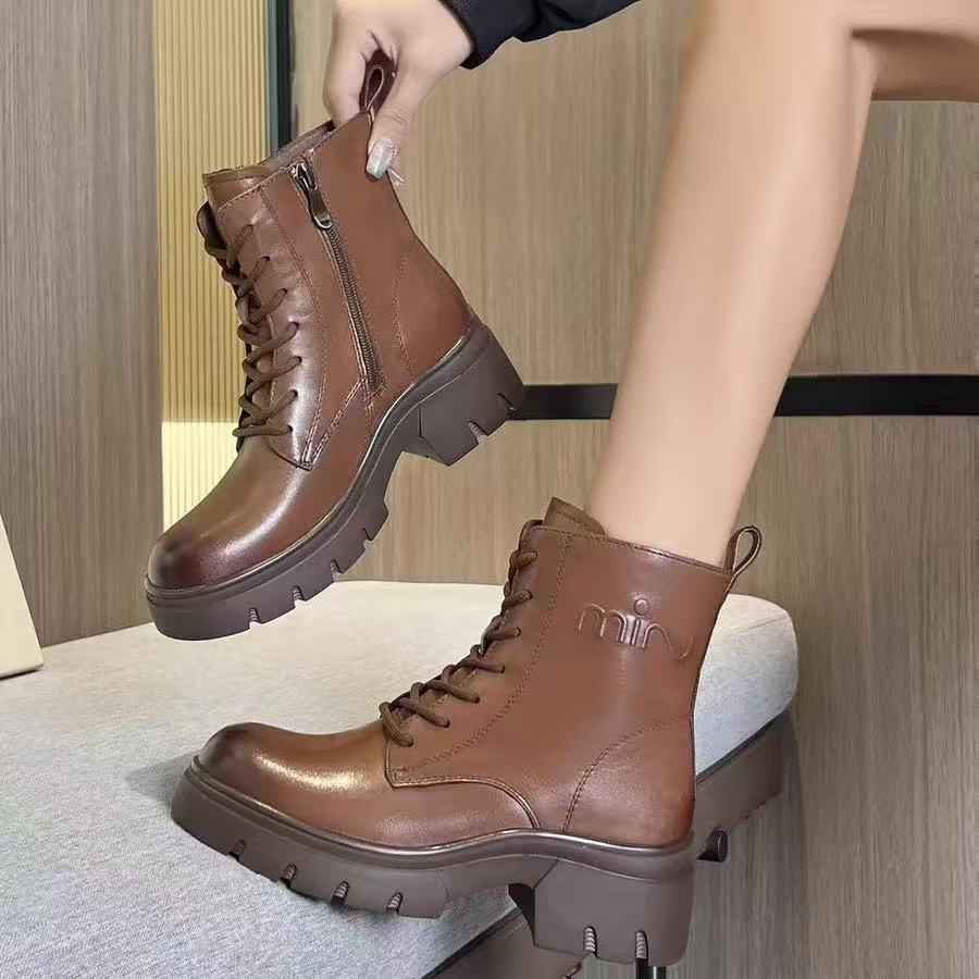 C2565  棕色 时尚秋冬低跟圆头烟筒靴  马丁靴