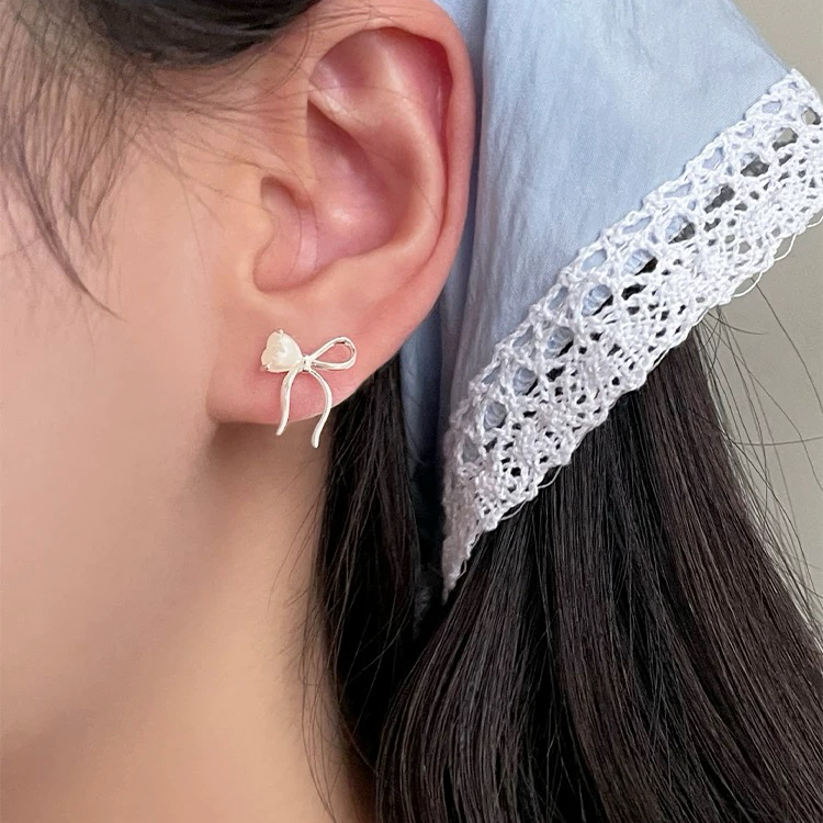 铜合金耳饰 D2367 珍珠蝴蝶结高级感甜美百搭气质轻奢时尚耳饰