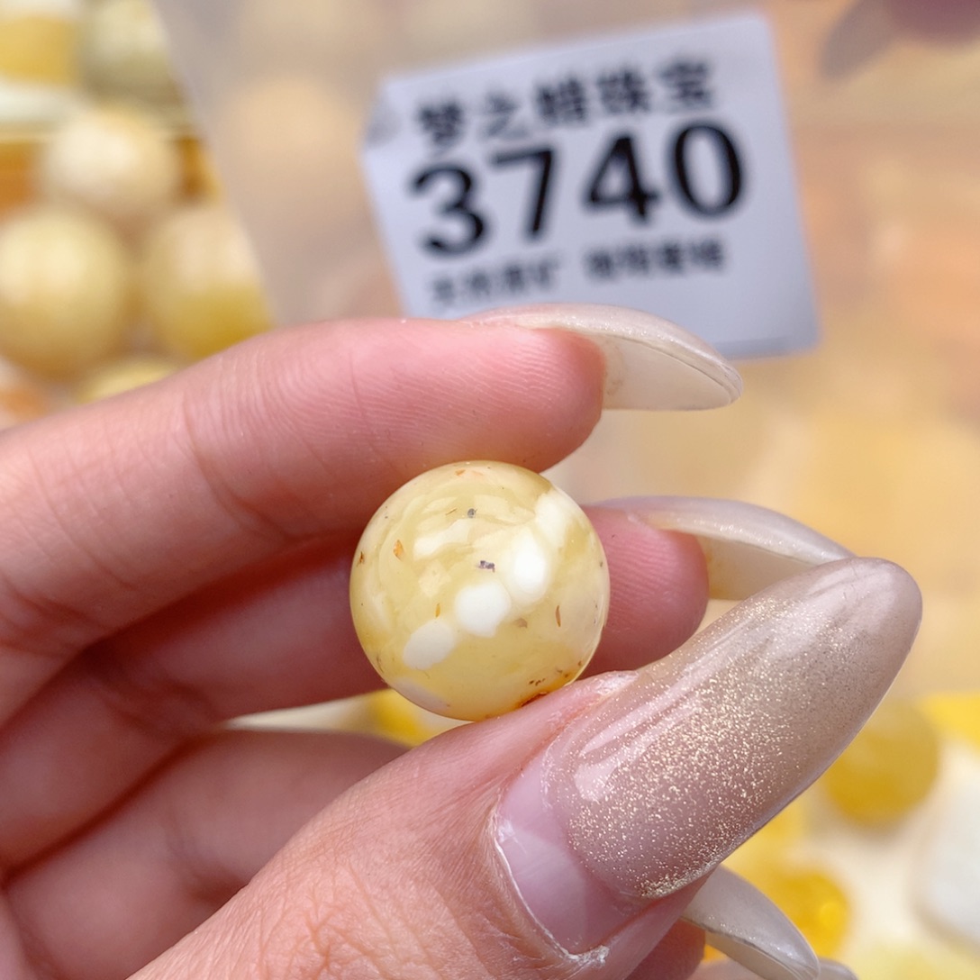 琥珀未镶嵌珠宝奇石16