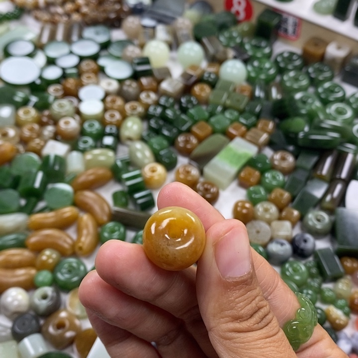 快***粥和田玉（糖玉）未镶嵌挂件