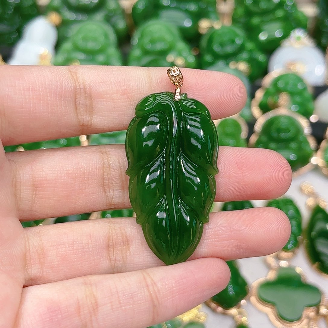 和田玉（碧玉）颈饰18K金镶嵌