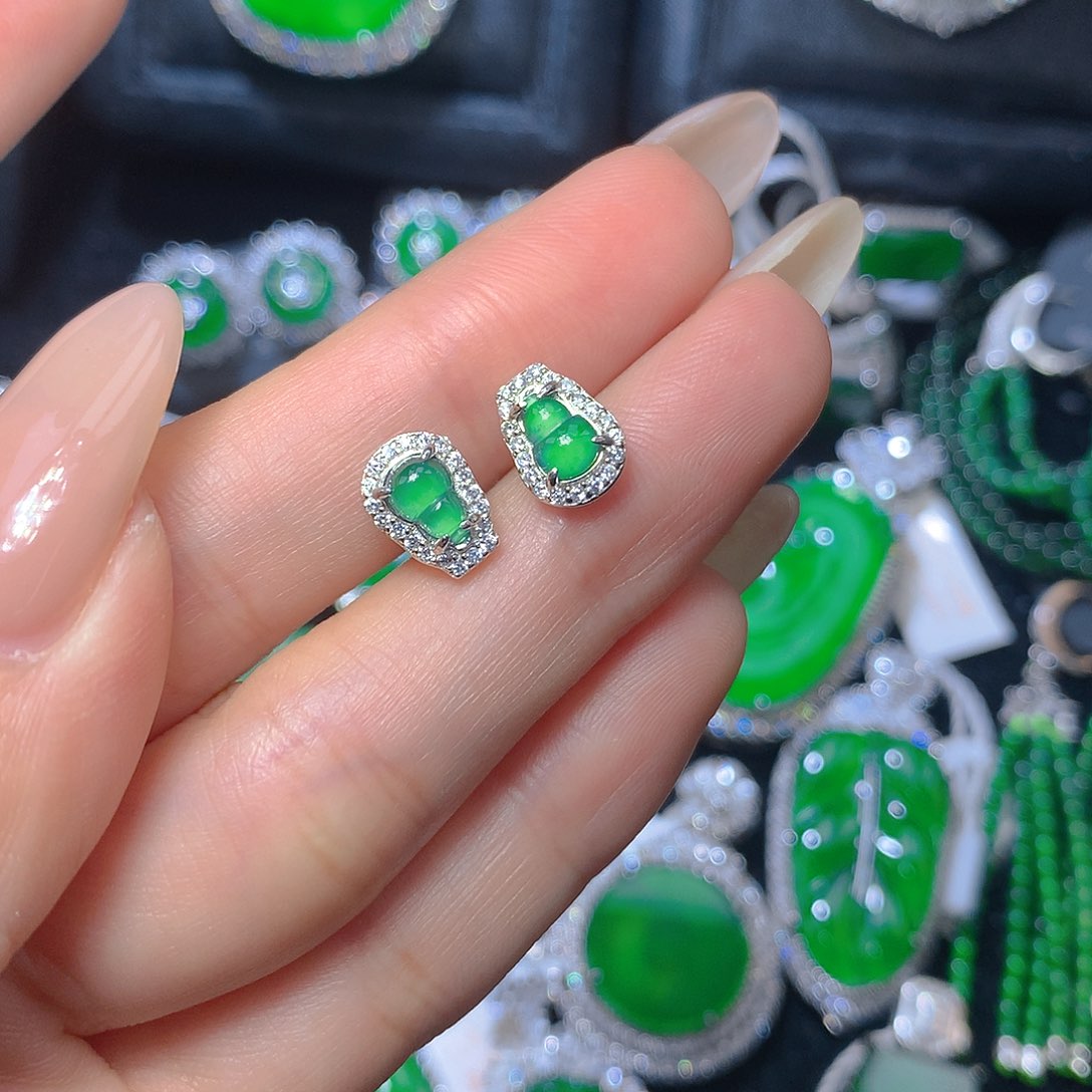 翡翠颈饰银S925镶嵌翡翠