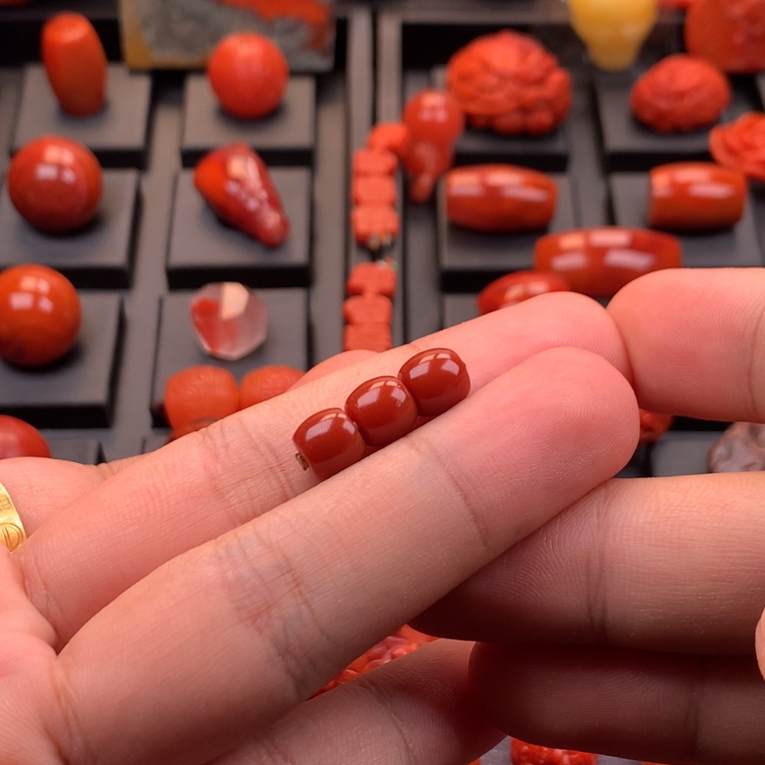 南红玛瑙未镶嵌川料原矿满色满肉柿子锦直切连灯7.5mm