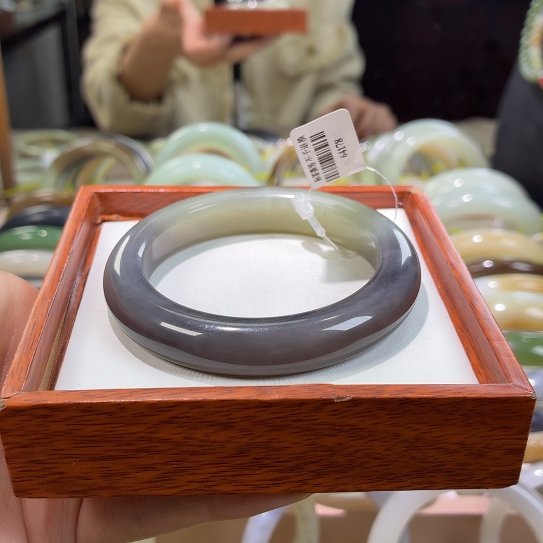 和田玉未镶嵌手镯56/57