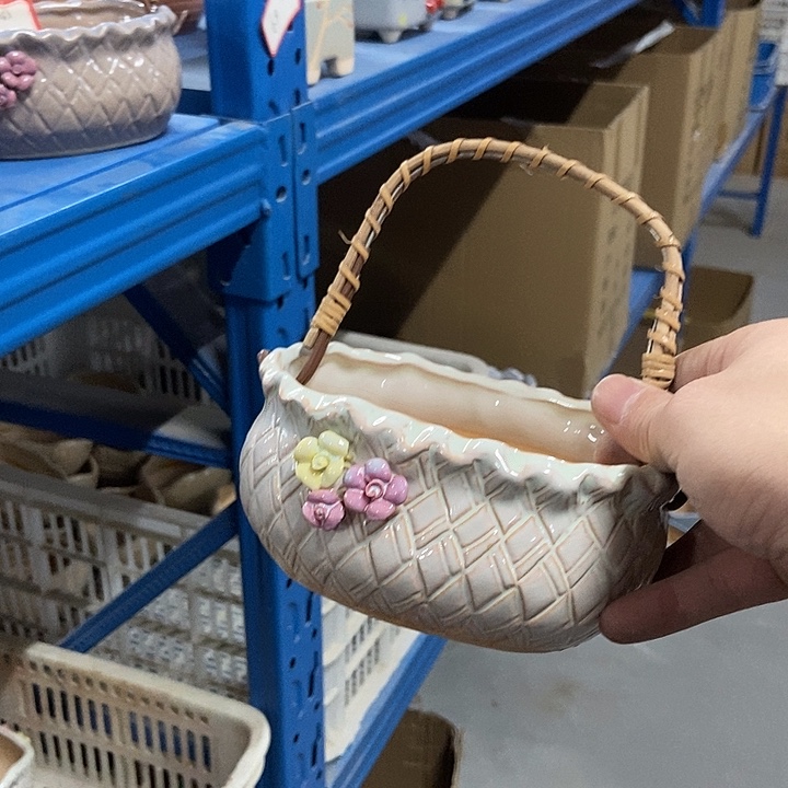花盆单场满9.9发货14×9.5×6.5乳白