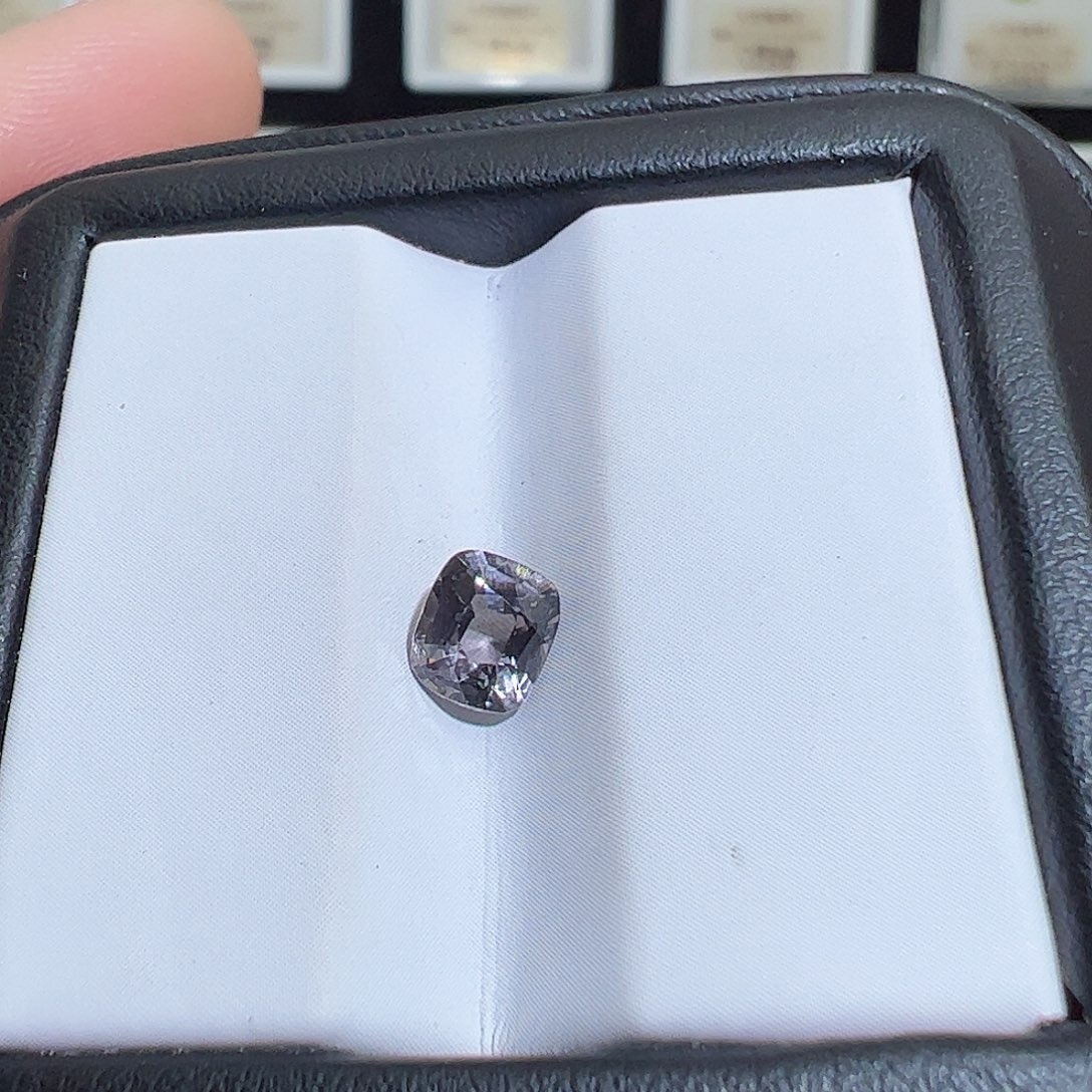 尖晶石裸石0.86克拉，