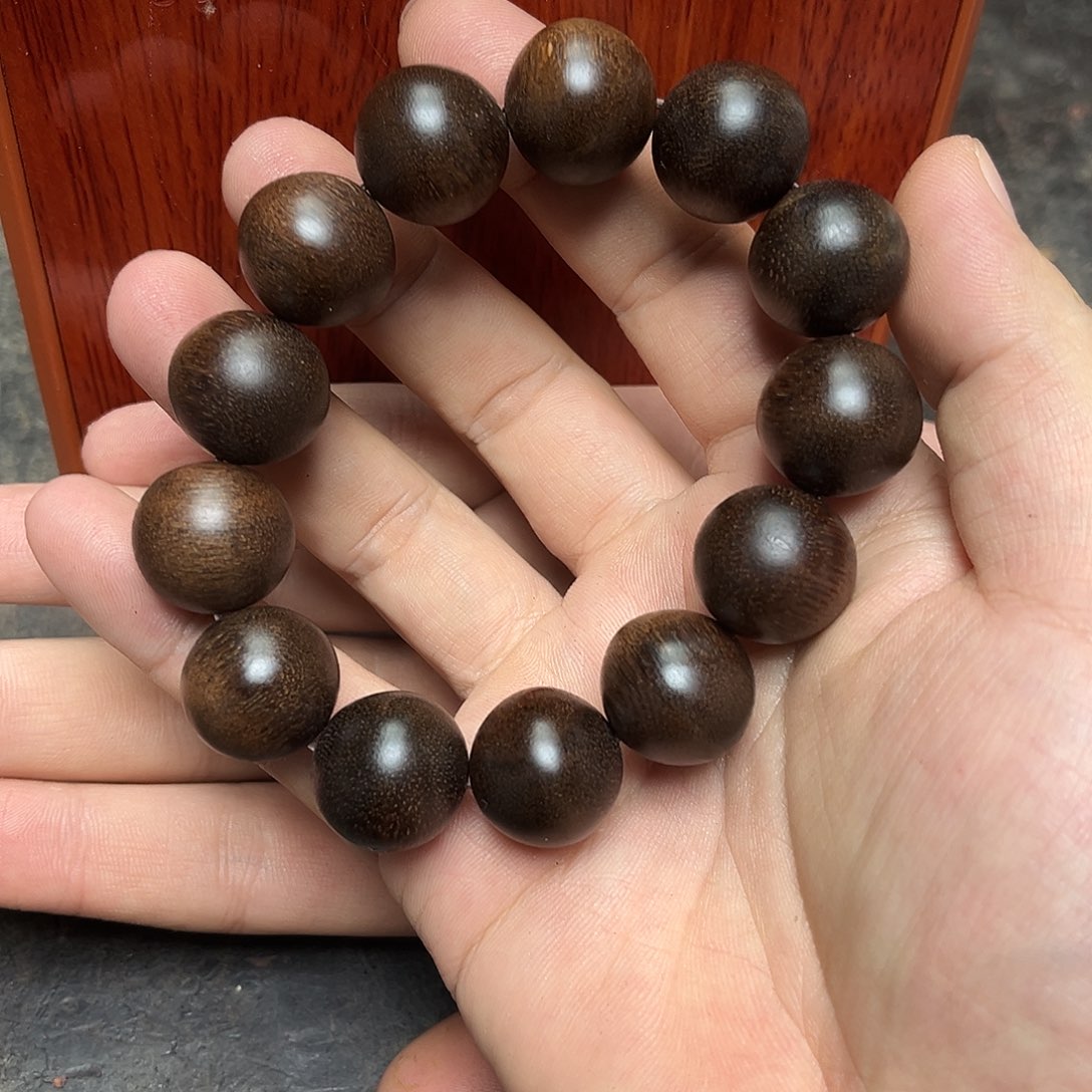 大叶紫檀（黑酸枝木类）