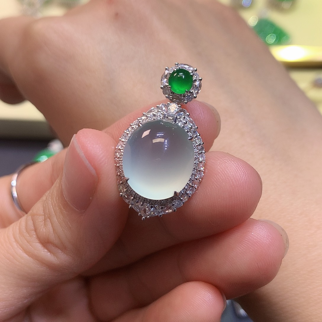 翡翠吊坠(不含链)18K金镶嵌C**妞分单第一单买断价