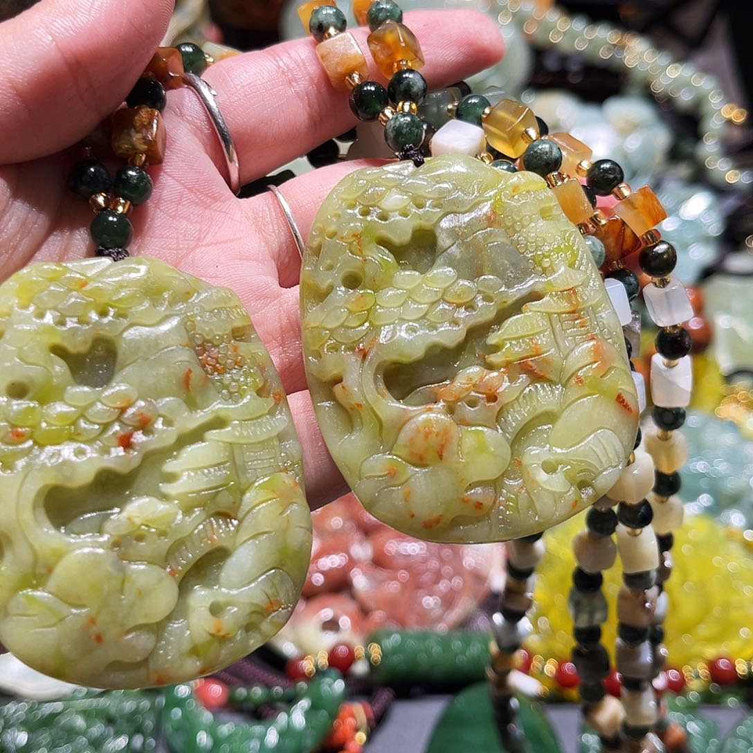 未镶嵌岫玉毛衣链