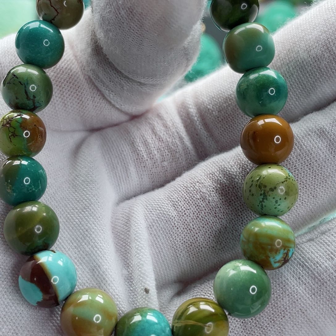 绿松石颈饰未镶嵌尘*