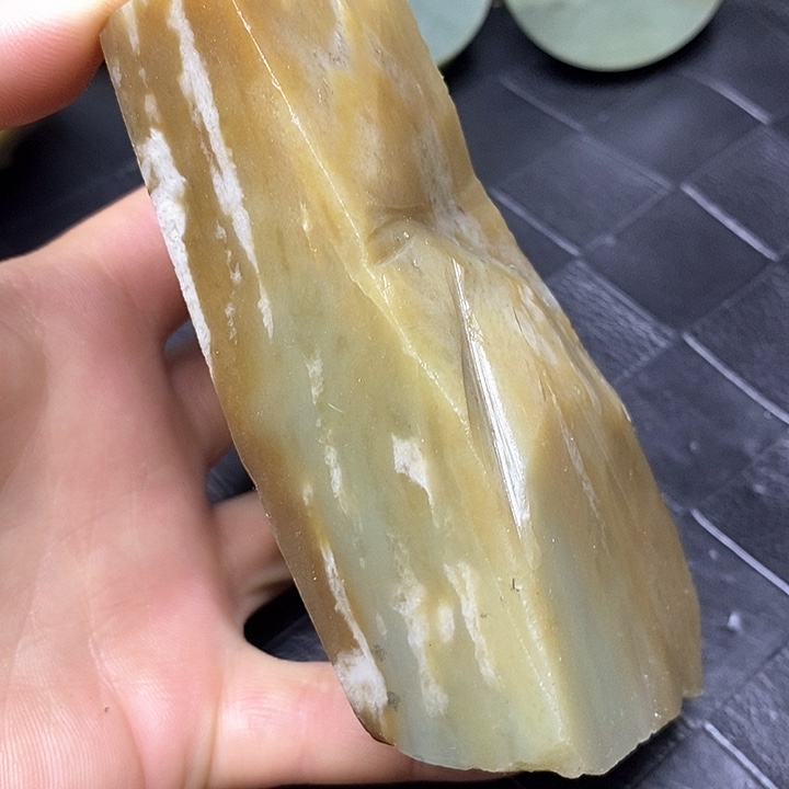 和田玉毛料未镶嵌