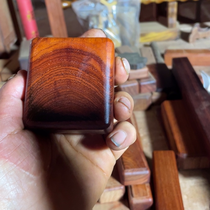 染料紫檀（血檀）木料一块