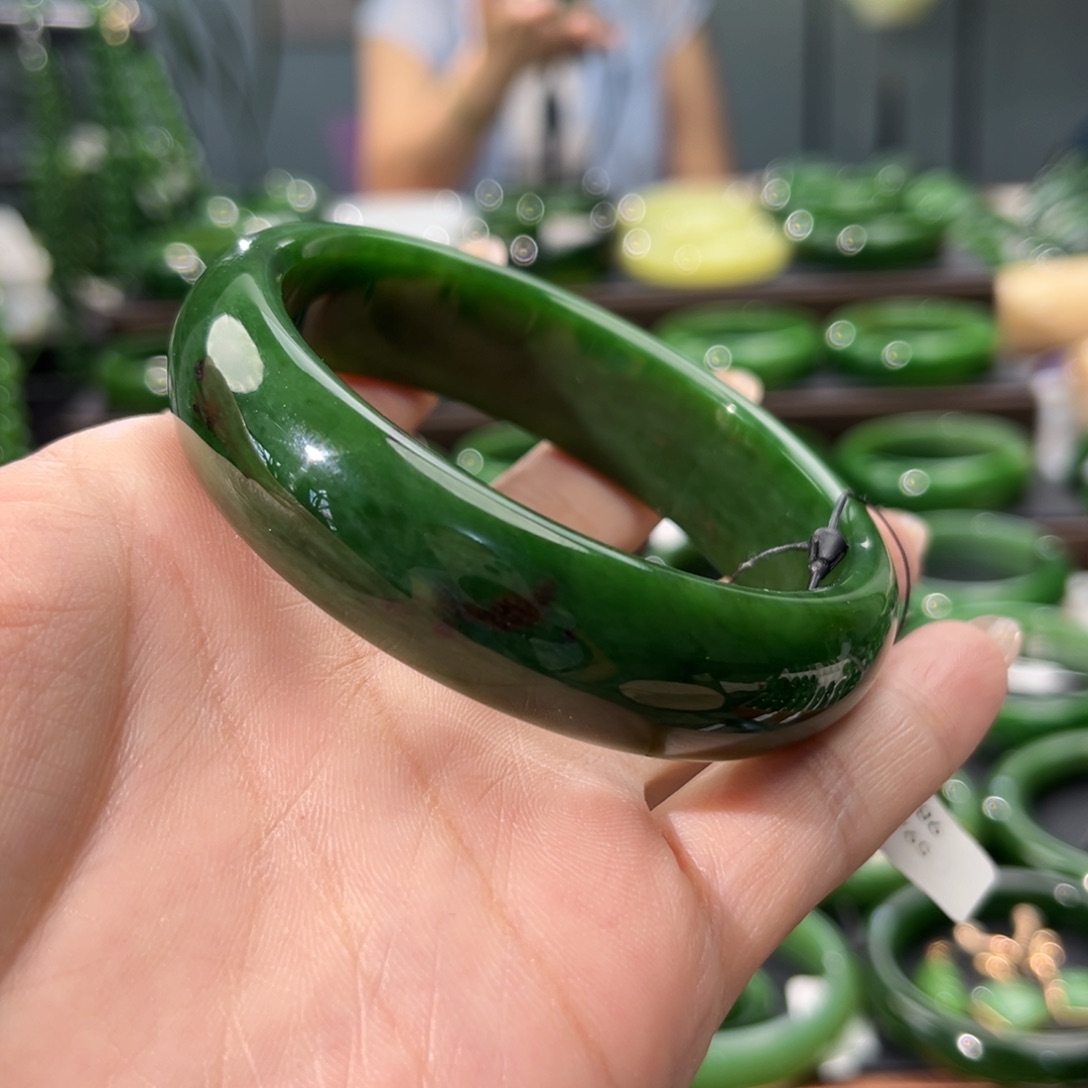 未镶嵌手镯和田玉（碧玉）