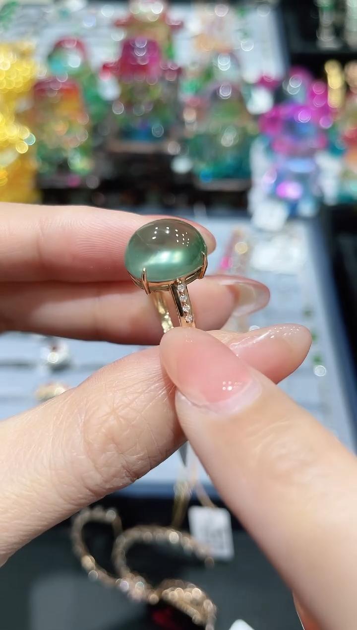 18K金镶嵌葡萄石戒指