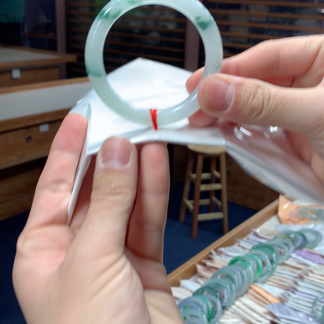 翡翠手镯未镶嵌买断