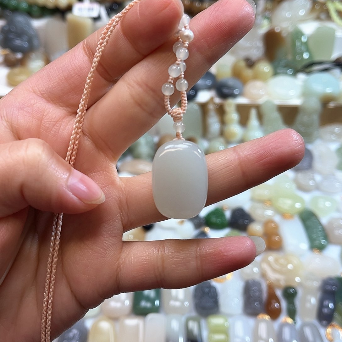 和田玉吊坠(赠链)未镶嵌