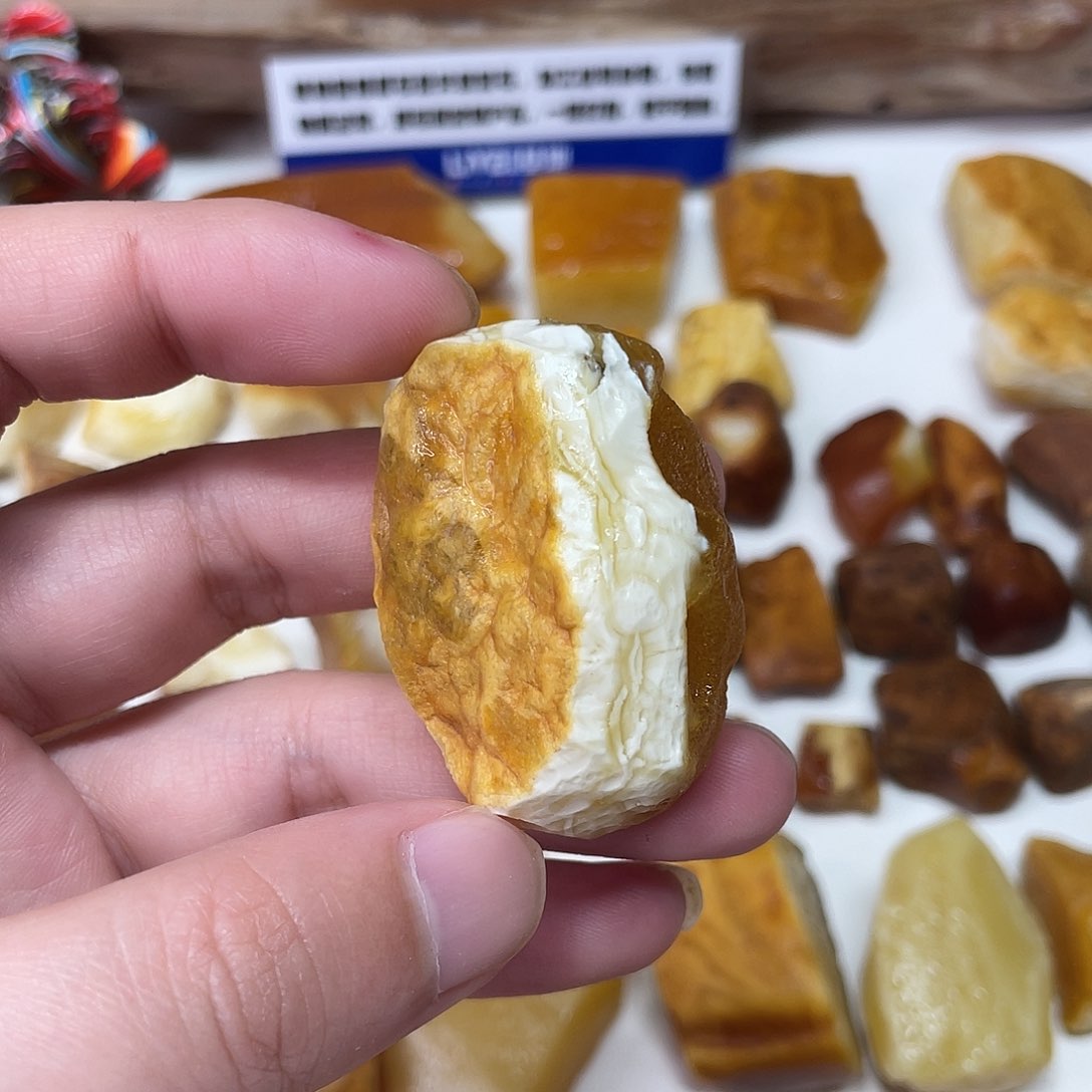 定制琥珀未镶嵌原矿琥珀