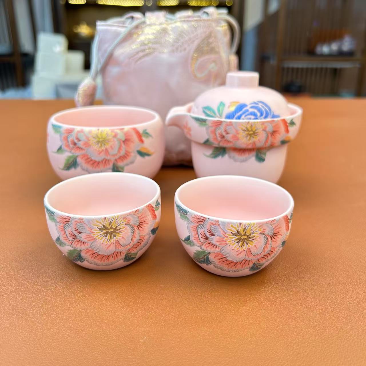 KK0643-粉色刺绣花一壶三杯配包