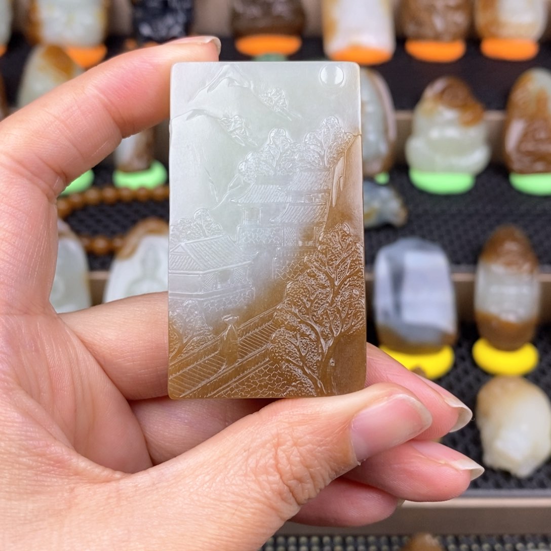 和田玉颈饰未镶嵌煤*