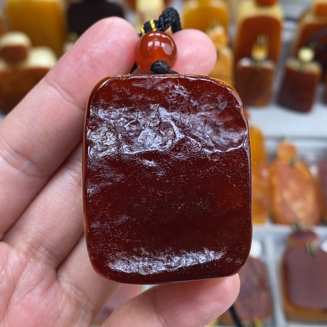 蜜蜡未镶嵌珠宝奇石