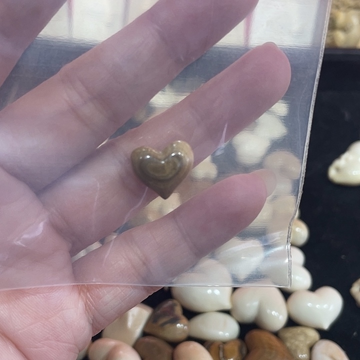 泥塑不打孔联系客服