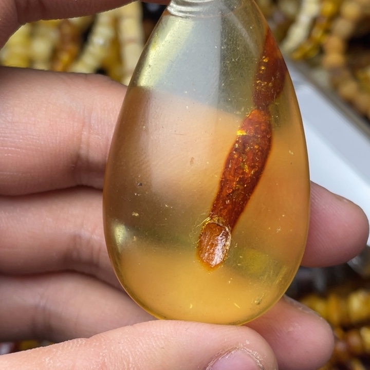 琥珀未镶嵌珠宝奇石