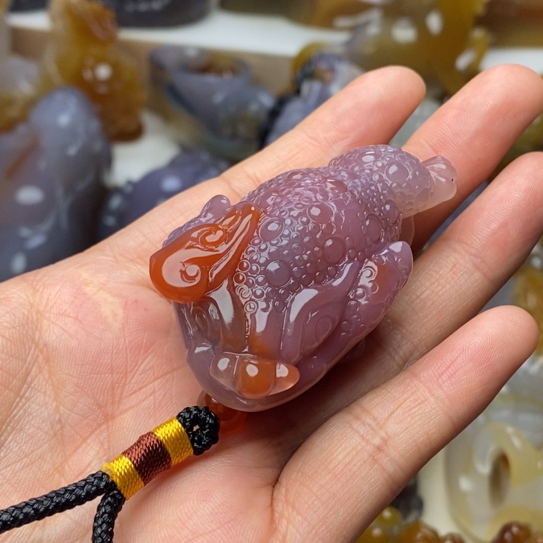 关***冒玛瑙/玉髓未镶嵌把件