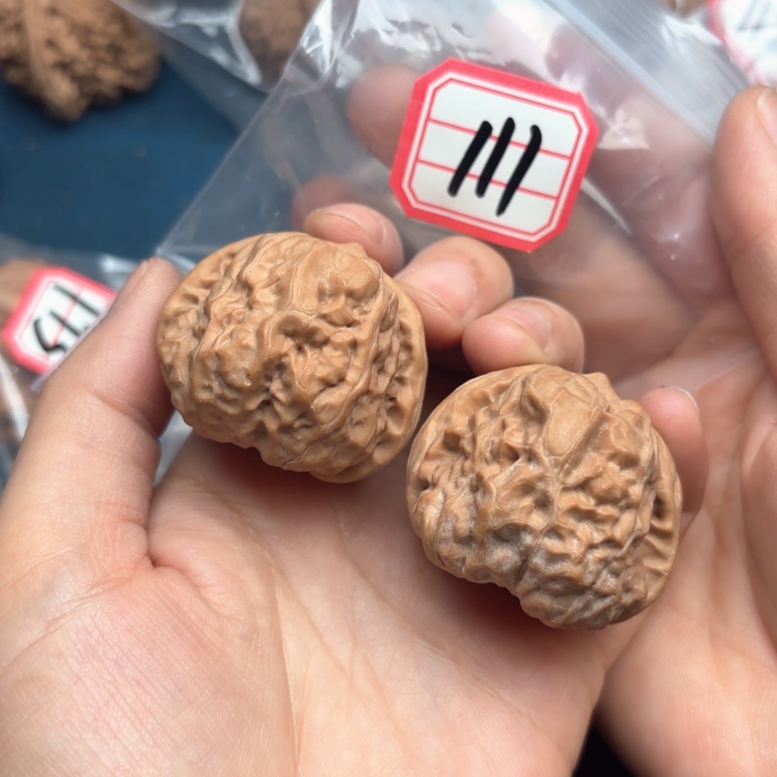 文玩核桃吊坠大*?蛤蟆