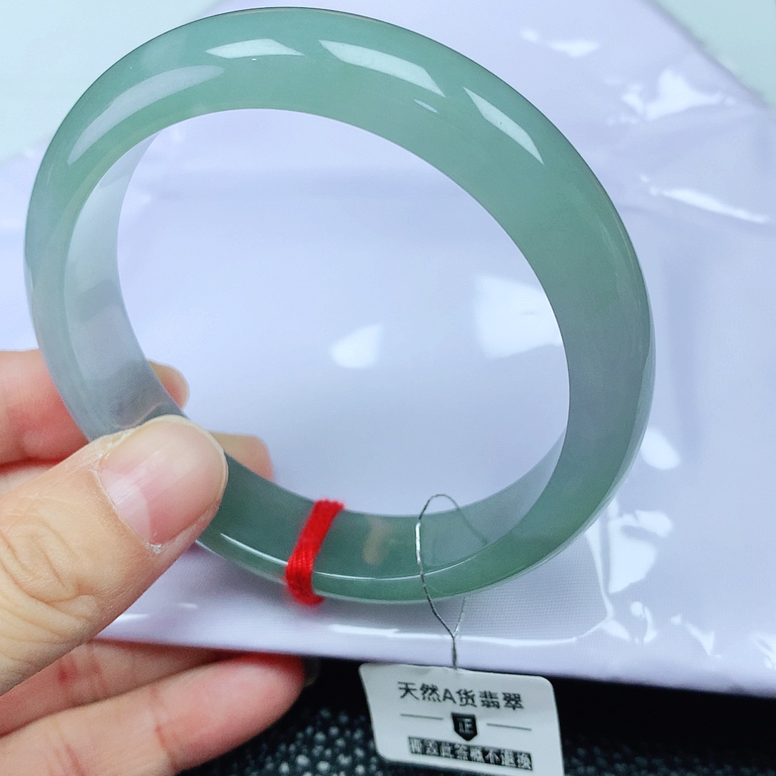 翡翠手镯未镶嵌57圈