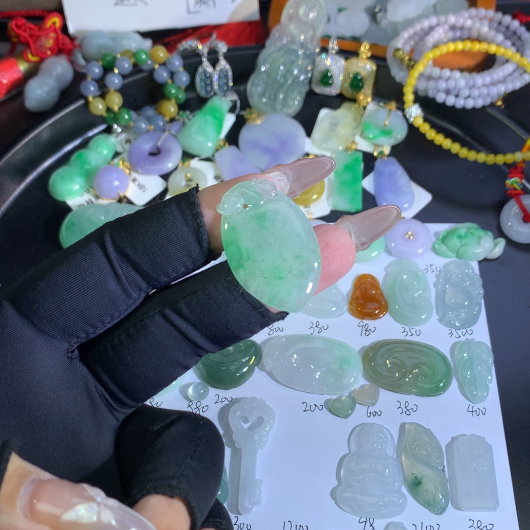 翡翠裸石未镶嵌桃