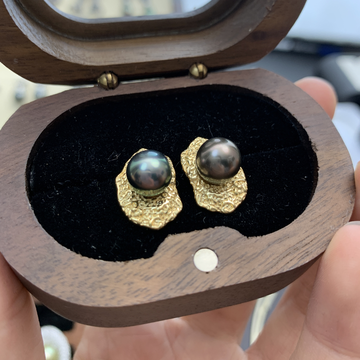 天然海水珍珠炫彩大溪地8-9个性百搭款耳钉