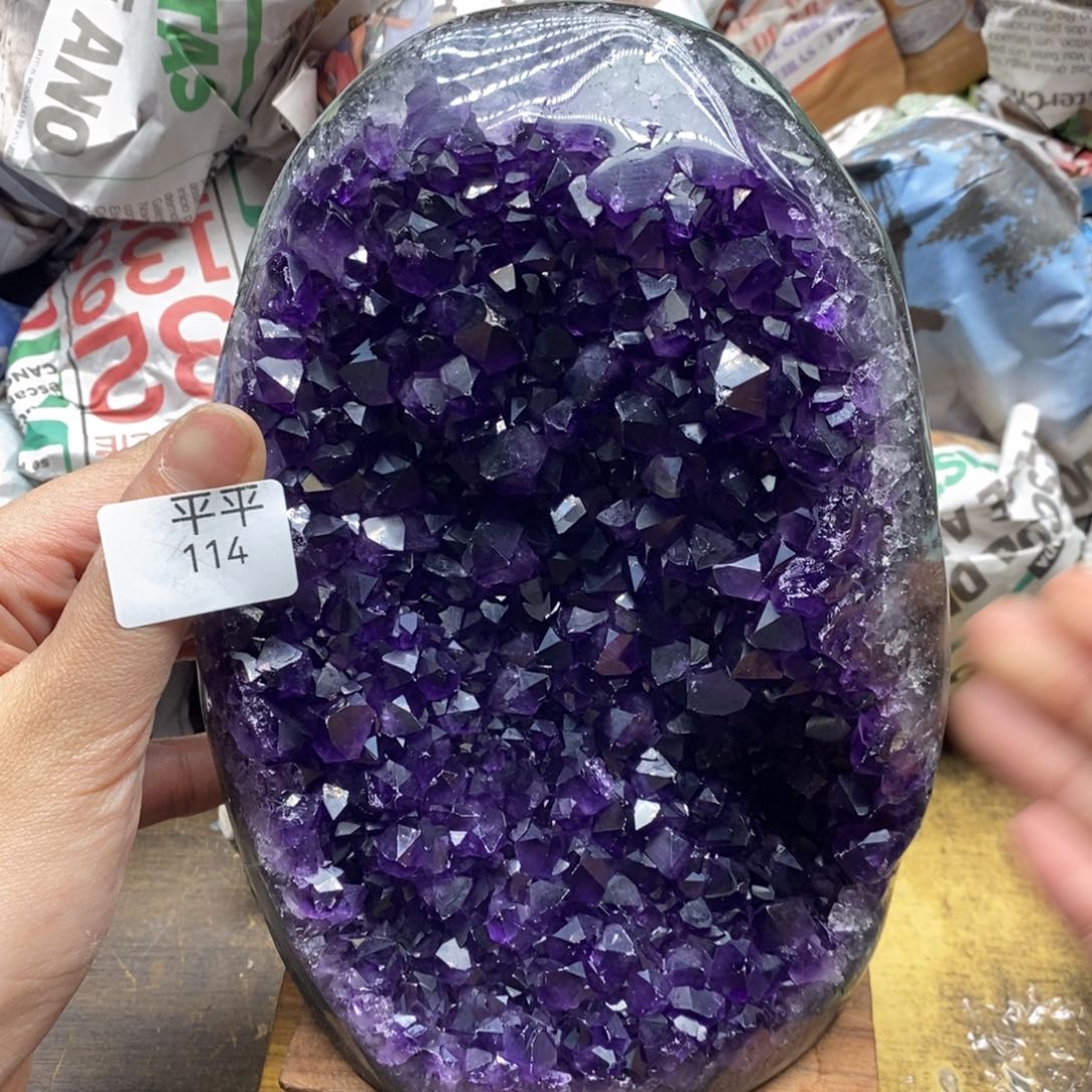 紫晶乌拉圭未镶嵌