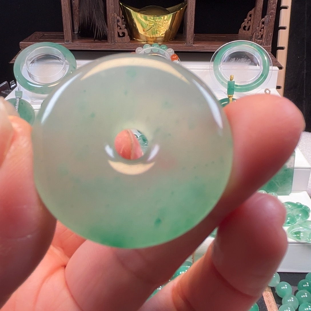 石英质玉吊坠(不含链)合金