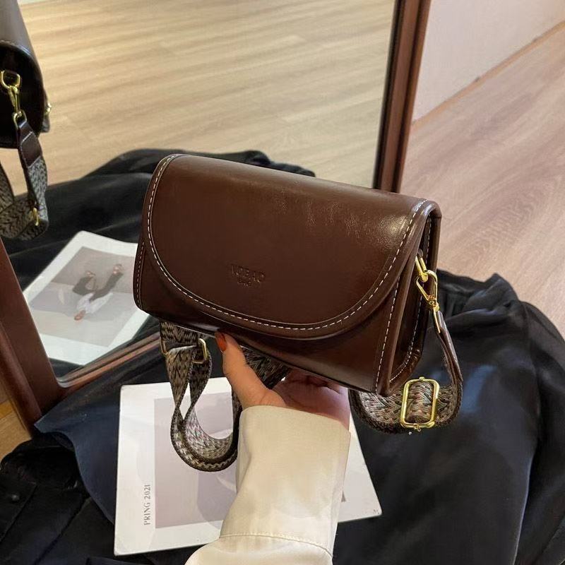 2025百搭小众设计包包包女新款韩版时尚复古单肩斜挎包洋气小方包