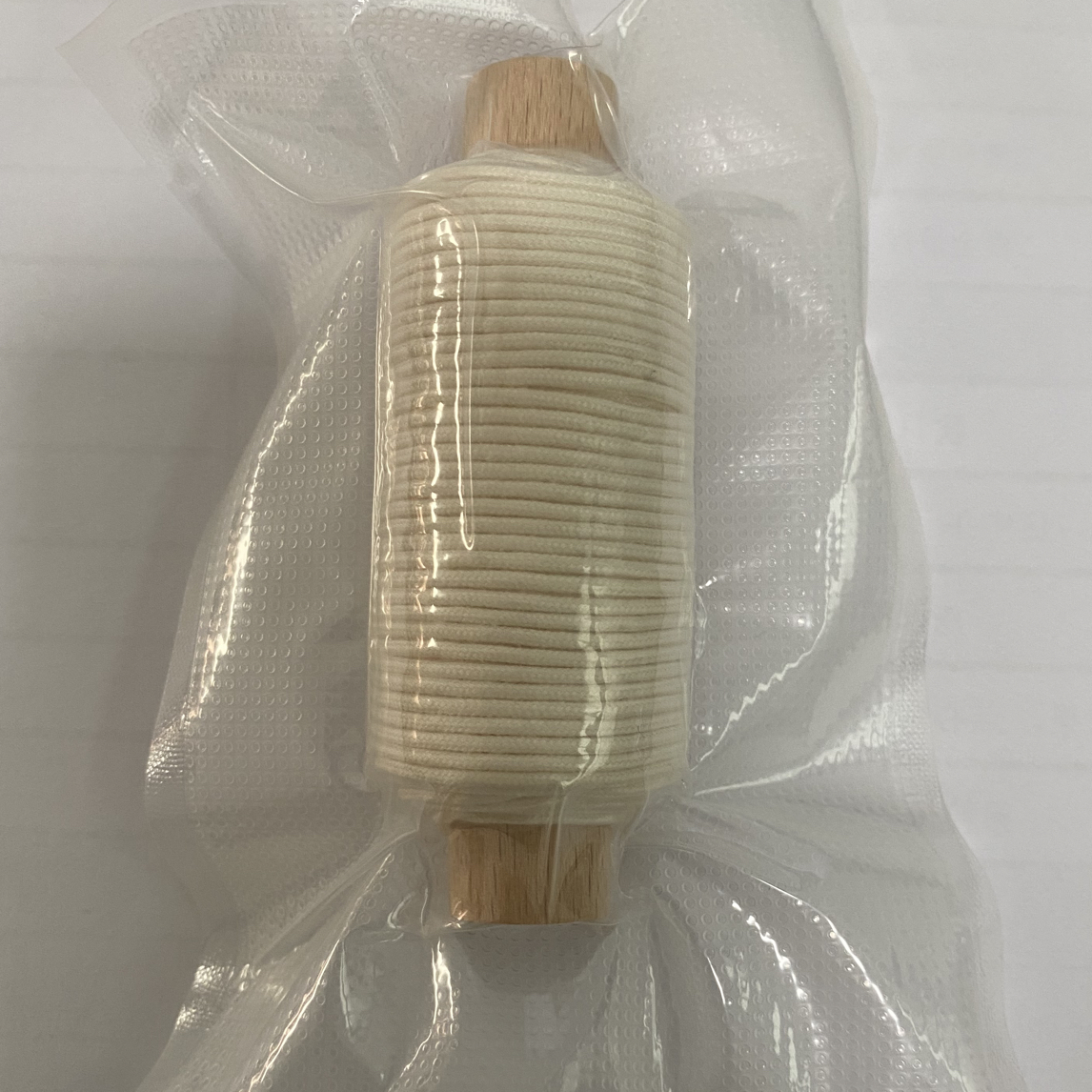 纯棉线一卷。       