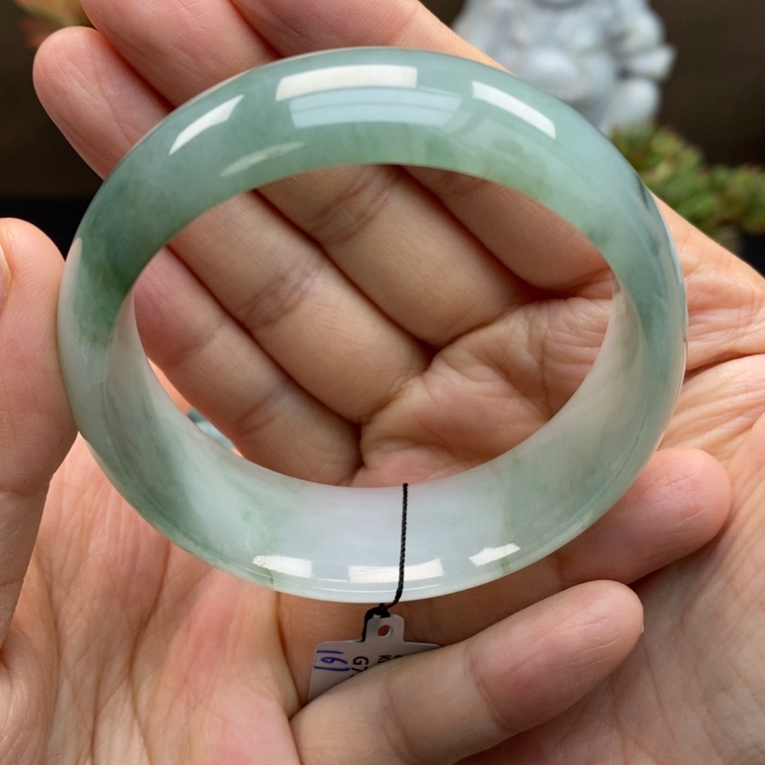 翡翠手镯未镶嵌天然