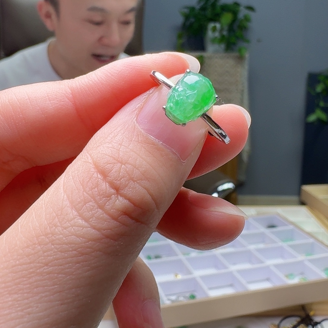 银S925镶嵌戒指翡翠天然