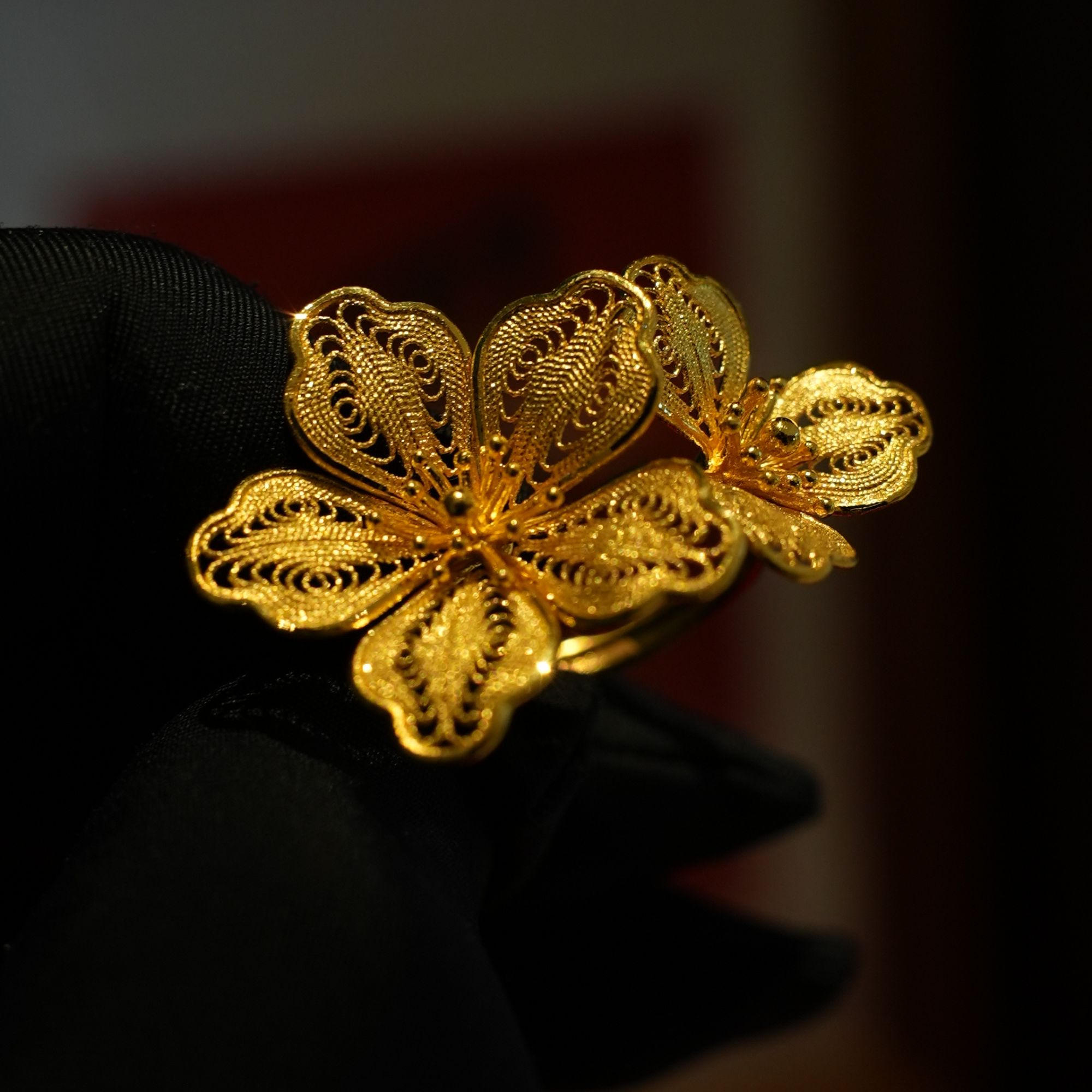 鳳喆錾刻镂空花丝精品工艺设计师款花花婚嫁五金国风戒指足金