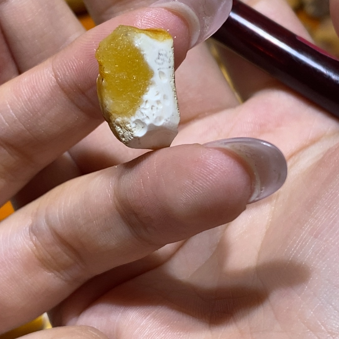 五***白定制琥珀蜜蜡原石 2.1a
