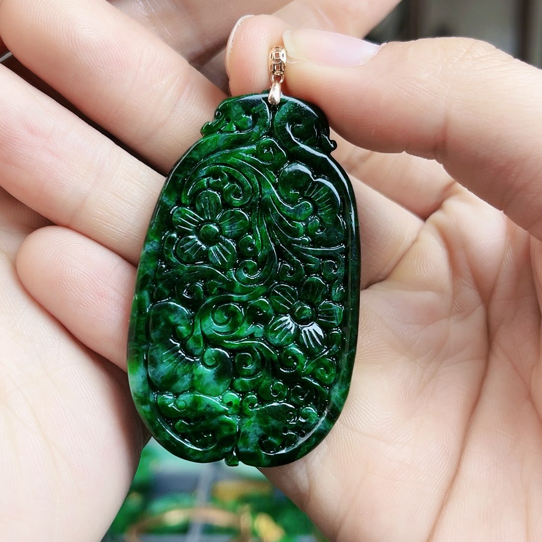 翡翠颈饰18K金镶嵌吊坠