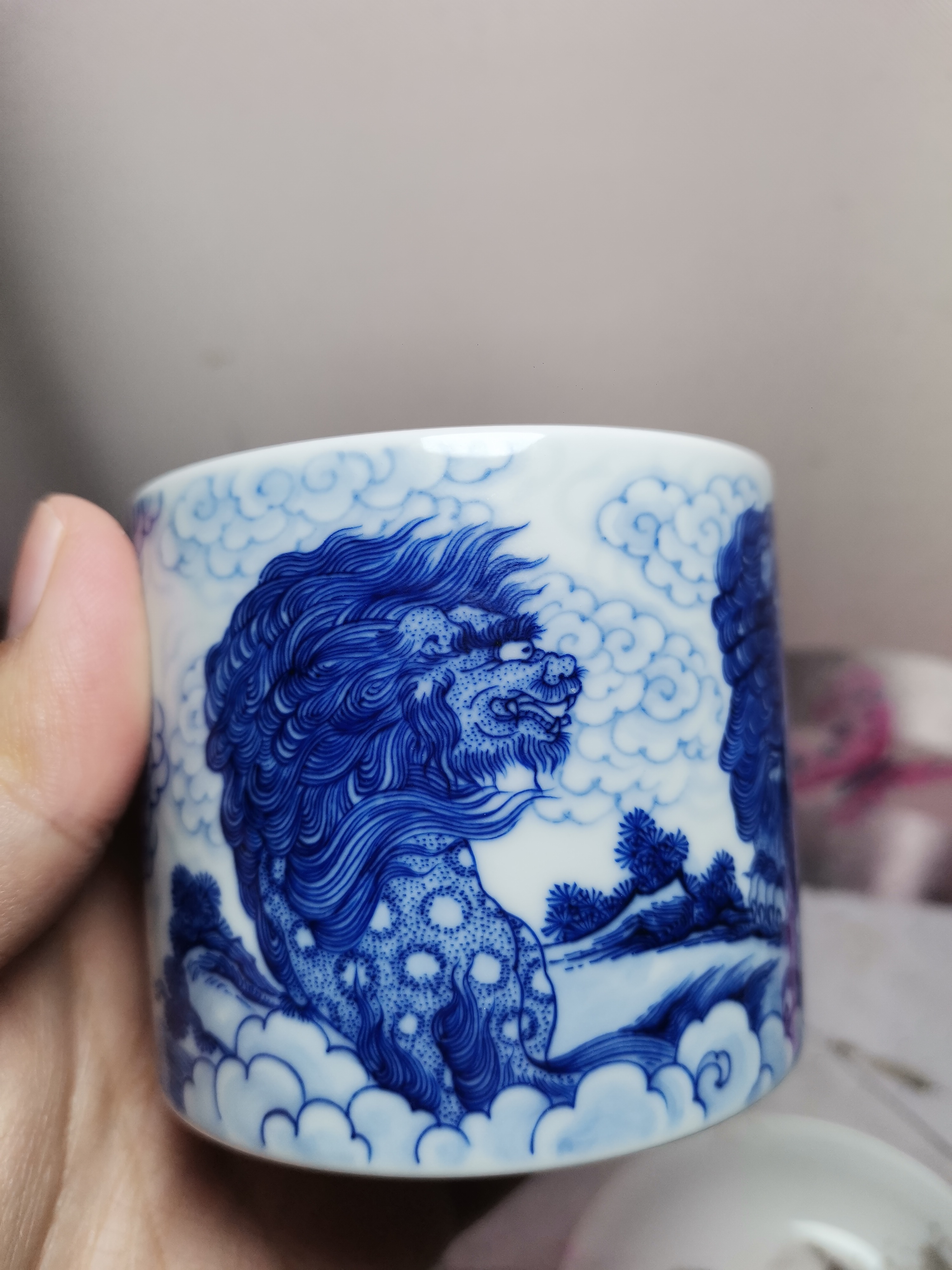 景德镇手工手绘  狮子 追风云  威士忌杯