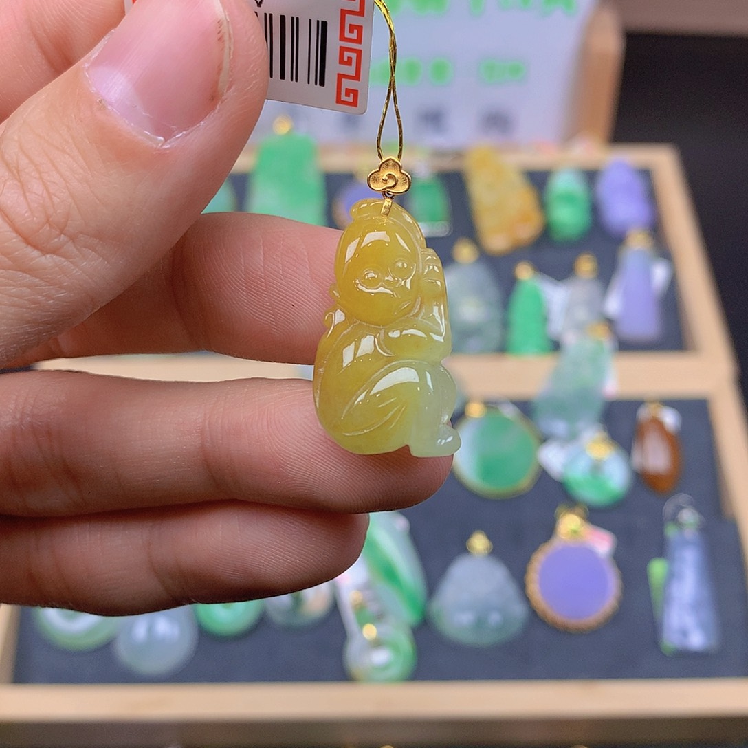 翡翠颈饰18K金镶嵌翡翠