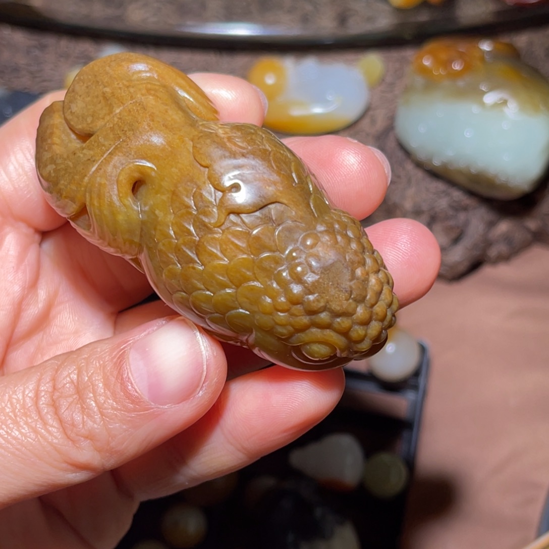 和田玉未镶嵌车挂