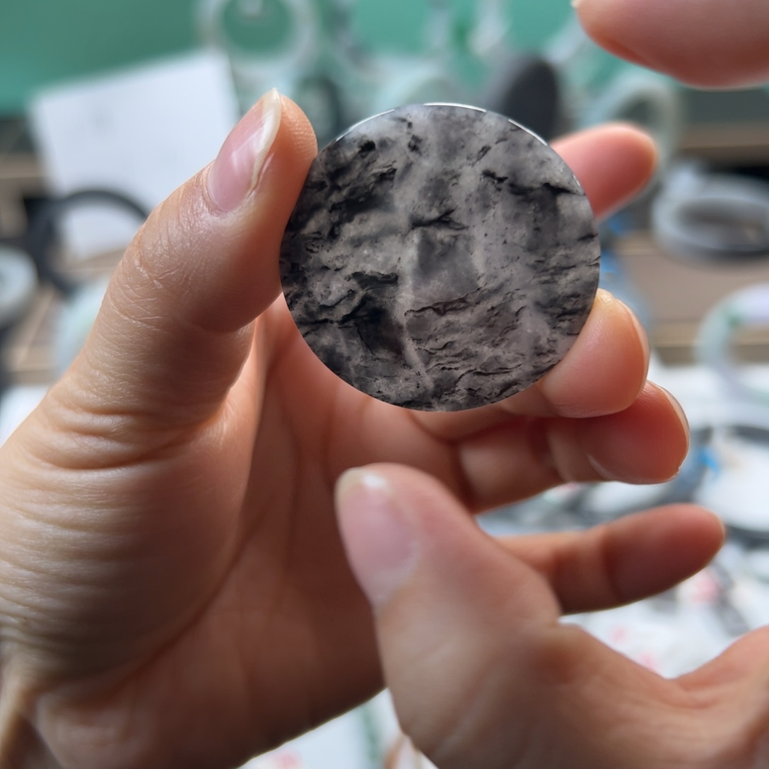 翡翠未镶嵌颈饰无事牌