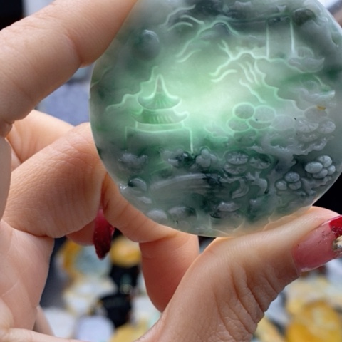 翡翠颈饰未镶嵌翡翠