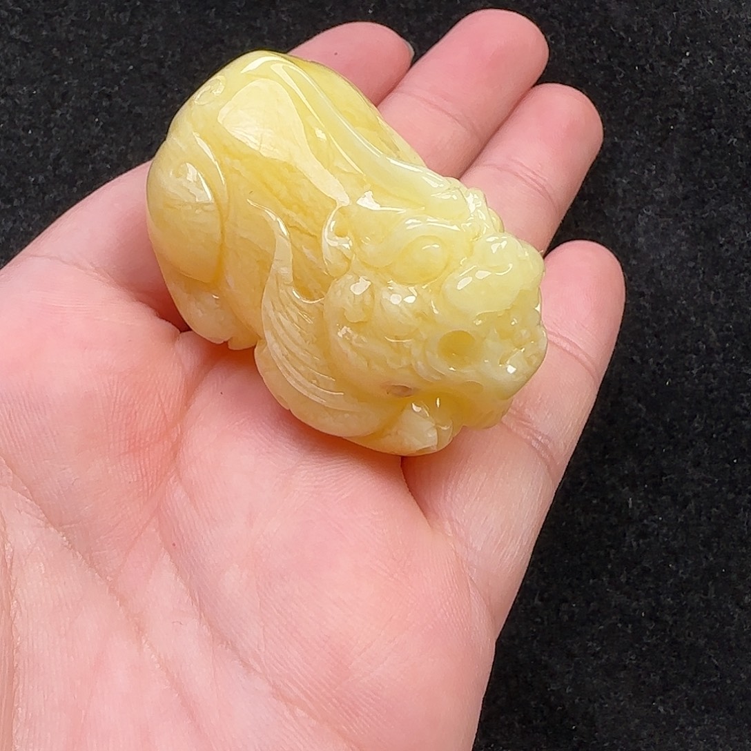 蜜蜡未镶嵌珠宝奇石