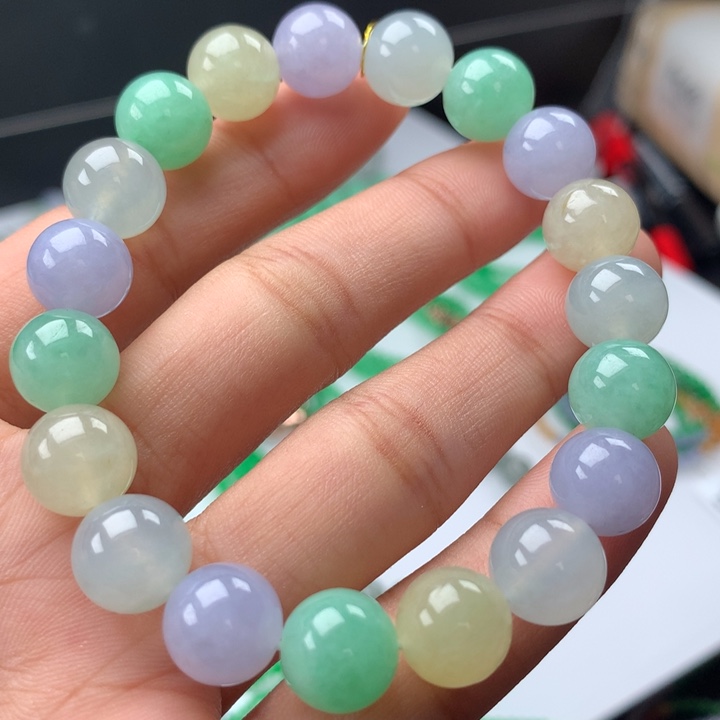 翡翠手镯未镶嵌卡