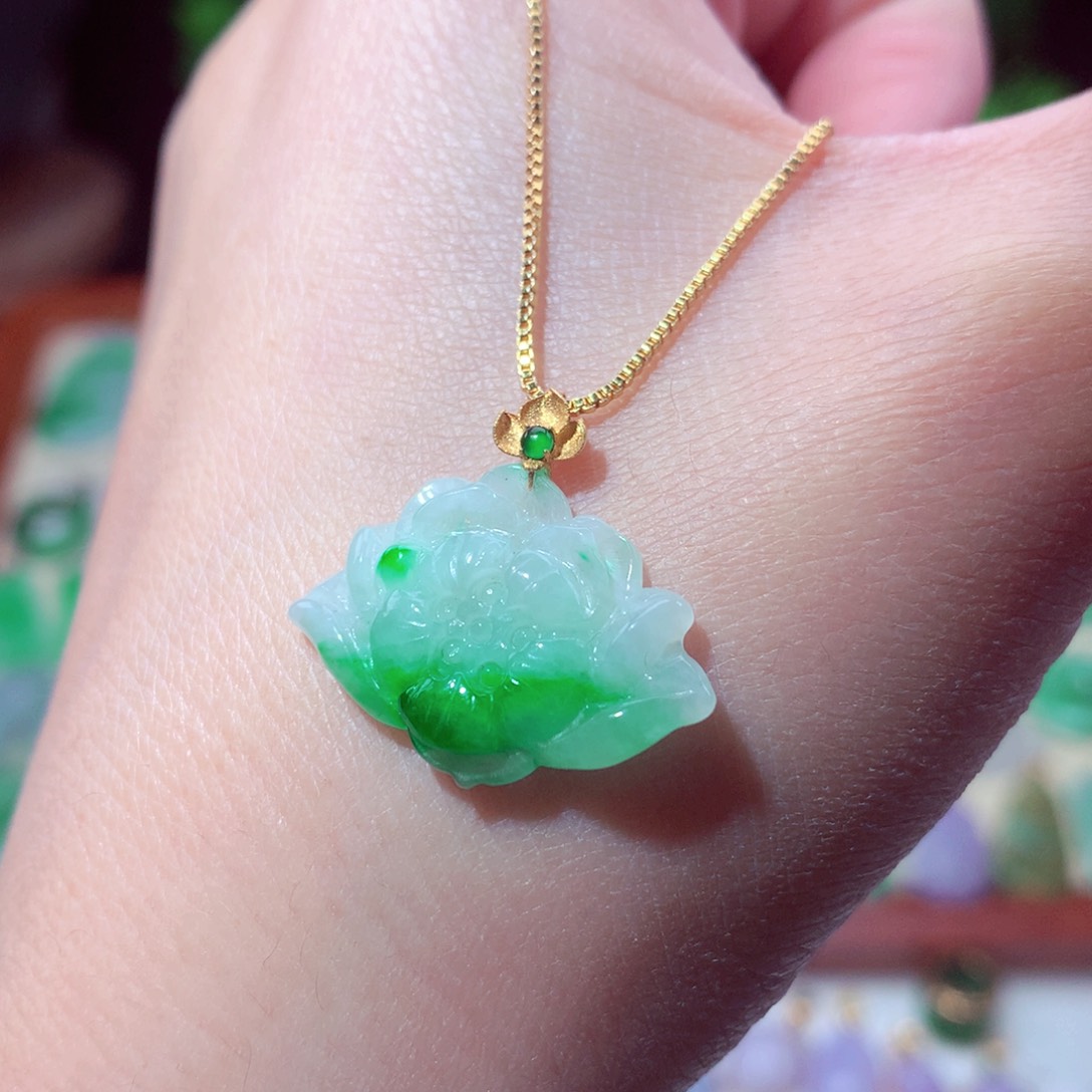 翡翠吊坠(不含链)18K金镶嵌