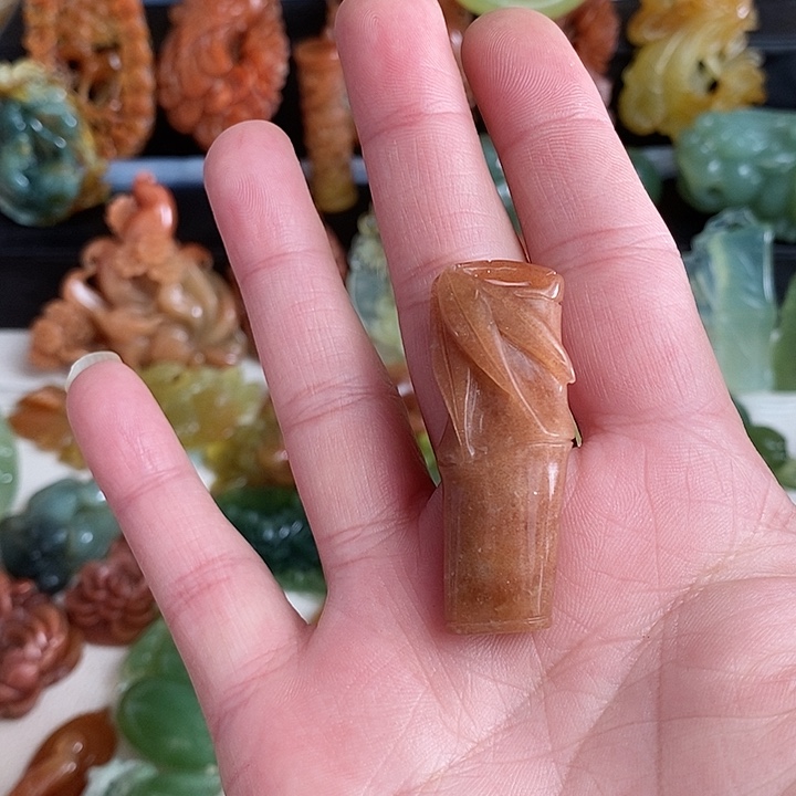 未镶嵌蛇纹石玉颈饰