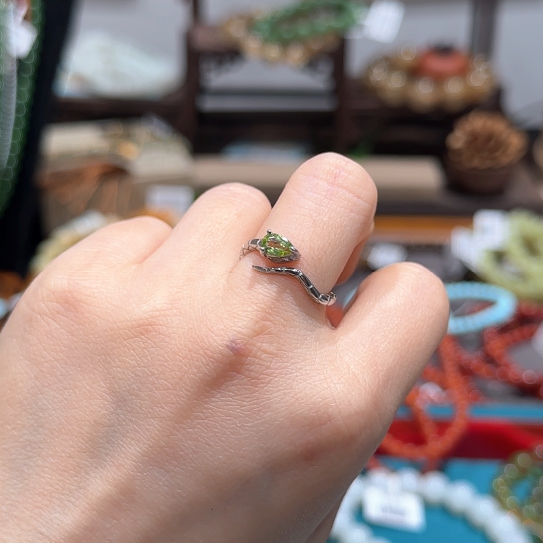 橄榄石戒指银S925镶嵌戒指